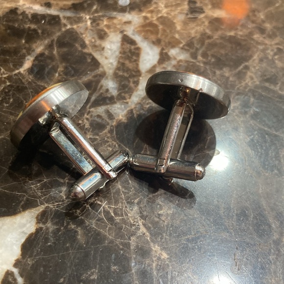 Pin up girl cufflinks - Picture 3 of 4